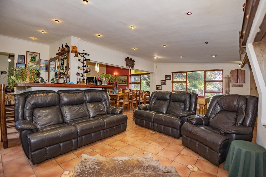 4 Bedroom Property for Sale in Oostersee Western Cape